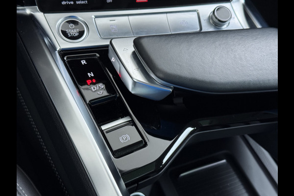 Audi e-tron 313pk Quattro Soh 91% Leer PanoDak Adaptive.Cruise Camera Elek.Stoelen+Memory+Verwarmd Navi Ecc Pdc Stoelverwarming Elek.Achterklep AWD Led Bluetooth Rijstrooksensor WiFi Lmv 4WD Business Edition Plus 71kWh Origineel Nederlandse Auto 1800kg trekvermogen!