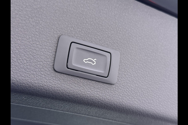 Audi e-tron 313pk Quattro Soh 91% Leer PanoDak Adaptive.Cruise Camera Elek.Stoelen+Memory+Verwarmd Navi Ecc Pdc Stoelverwarming Elek.Achterklep AWD Led Bluetooth Rijstrooksensor WiFi Lmv 4WD Business Edition Plus 71kWh Origineel Nederlandse Auto 1800kg trekvermogen!