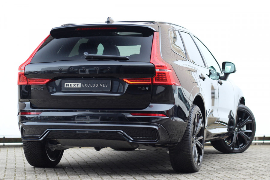 Volvo XC60 2.0 T6 Plug-in hybrid AWD Plus Black Edition R-Design | Nieuw | Pano | Head-up | ACC |