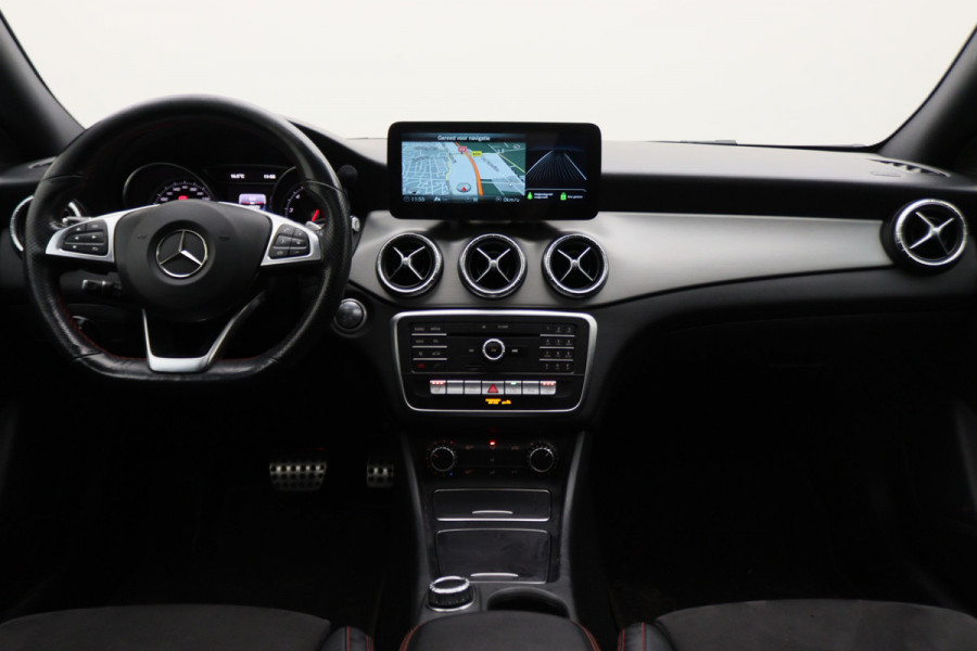 Mercedes-Benz CLA-Klasse Shooting Brake 180 Business Solution AMG Night Upgrade Automaat Panoramadak, LED, Camera, Navigatie, Stoelverwarming, PDC, 18"