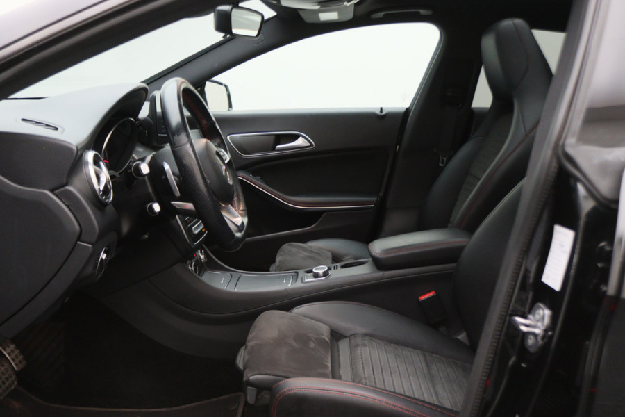Mercedes-Benz CLA-Klasse Shooting Brake 180 Business Solution AMG Night Upgrade Automaat Panoramadak, LED, Camera, Navigatie, Stoelverwarming, PDC, 18"