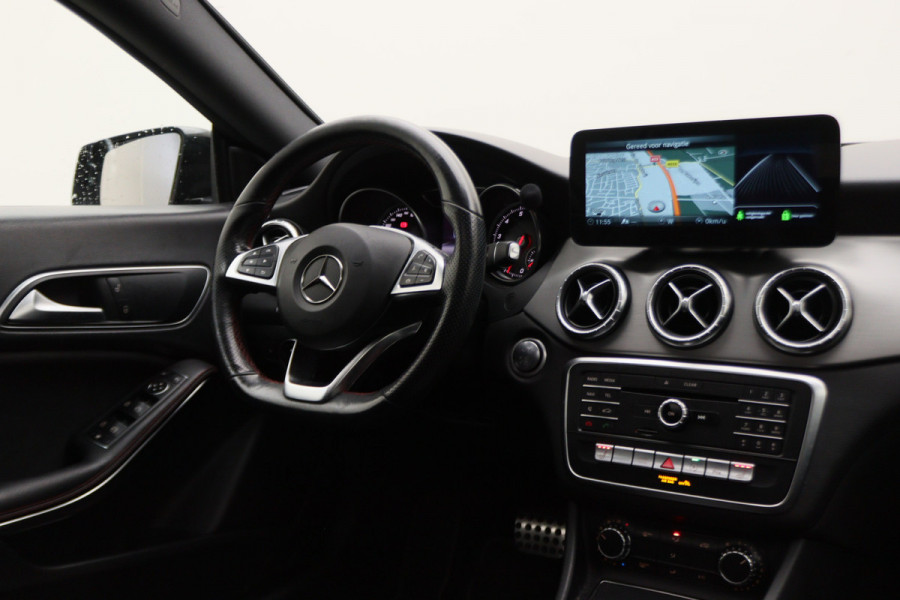 Mercedes-Benz CLA-Klasse Shooting Brake 180 Business Solution AMG Night Upgrade Automaat Panoramadak, LED, Camera, Navigatie, Stoelverwarming, PDC, 18"