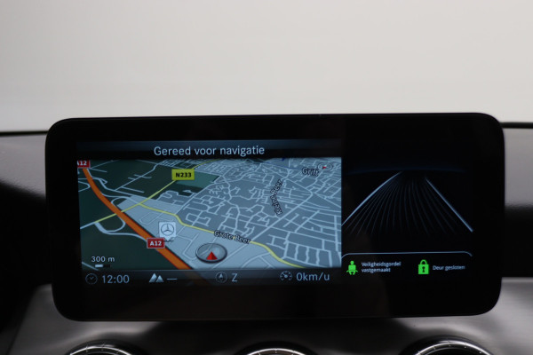 Mercedes-Benz CLA-Klasse Shooting Brake 180 Business Solution AMG Night Upgrade Automaat Panoramadak, LED, Camera, Navigatie, Stoelverwarming, PDC, 18"