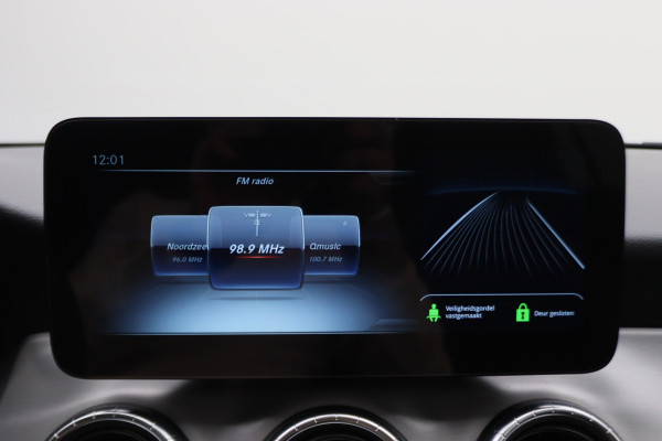 Mercedes-Benz CLA-Klasse Shooting Brake 180 Business Solution AMG Night Upgrade Automaat Panoramadak, LED, Camera, Navigatie, Stoelverwarming, PDC, 18"