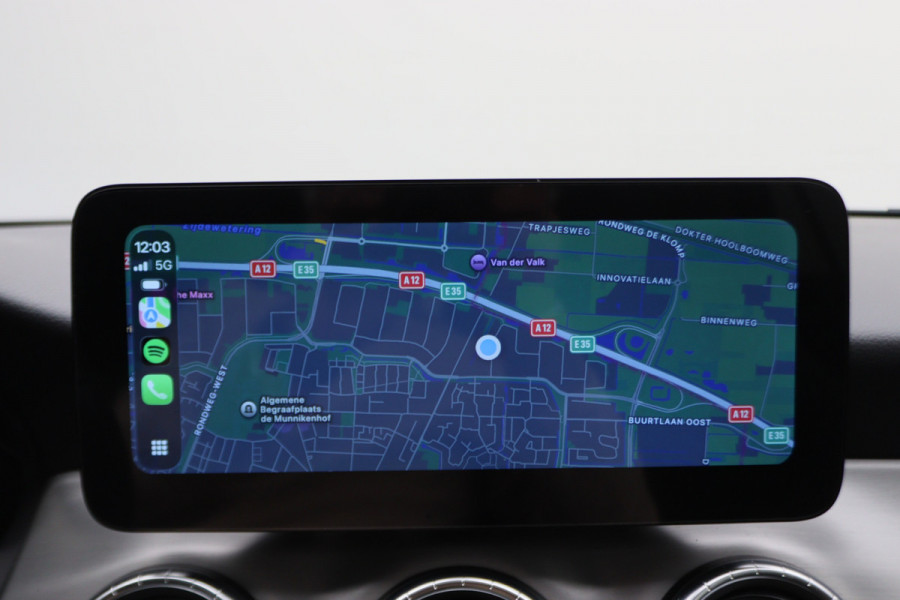 Mercedes-Benz CLA-Klasse Shooting Brake 180 Business Solution AMG Night Upgrade Automaat Panoramadak, LED, Camera, Navigatie, Stoelverwarming, PDC, 18"