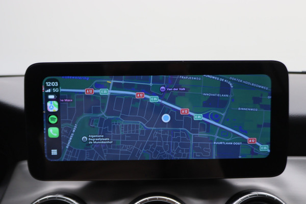 Mercedes-Benz CLA-Klasse Shooting Brake 180 Business Solution AMG Night Upgrade Automaat Panoramadak, LED, Camera, Navigatie, Stoelverwarming, PDC, 18"