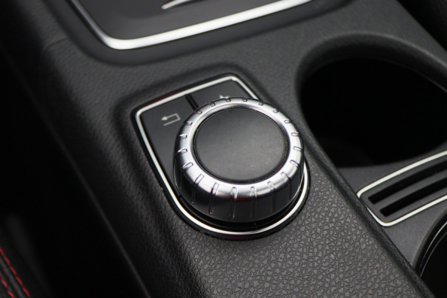 Mercedes-Benz CLA-Klasse Shooting Brake 180 Business Solution AMG Night Upgrade Automaat Panoramadak, LED, Camera, Navigatie, Stoelverwarming, PDC, 18"