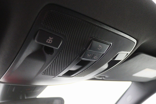 Mercedes-Benz CLA-Klasse Shooting Brake 180 Business Solution AMG Night Upgrade Automaat Panoramadak, LED, Camera, Navigatie, Stoelverwarming, PDC, 18"