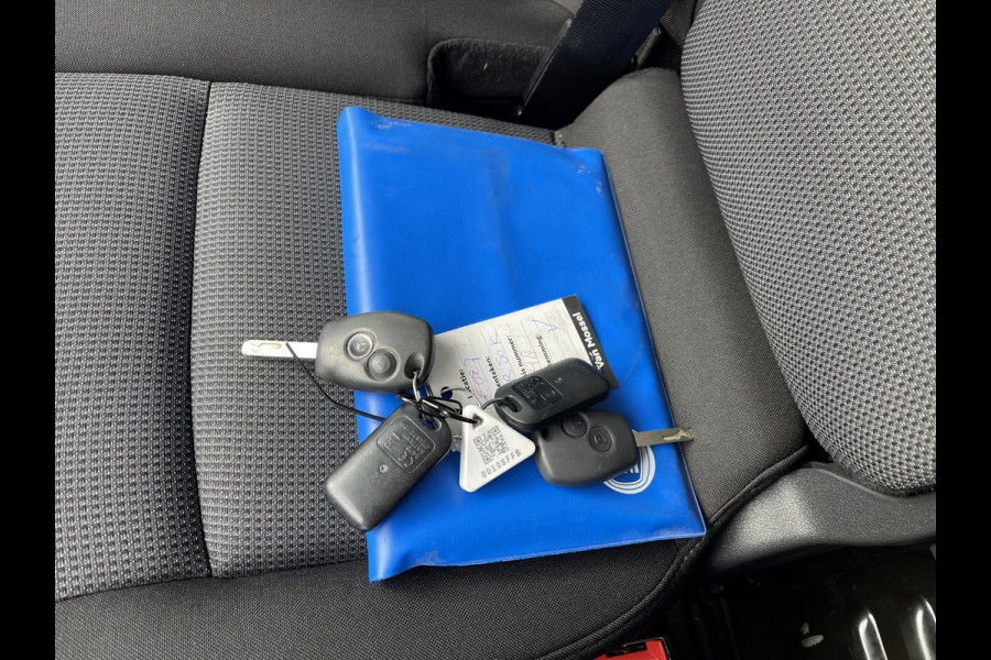 Fiat Talento 2.0 MultiJet 145pk L2H1 Basis / zilver metallic / vaste prijs rijklaar € 13.950 ex btw / lease vanaf € 235 / euro 6 / bpm vrij / trekhaak / airco / cruise / navigatie !