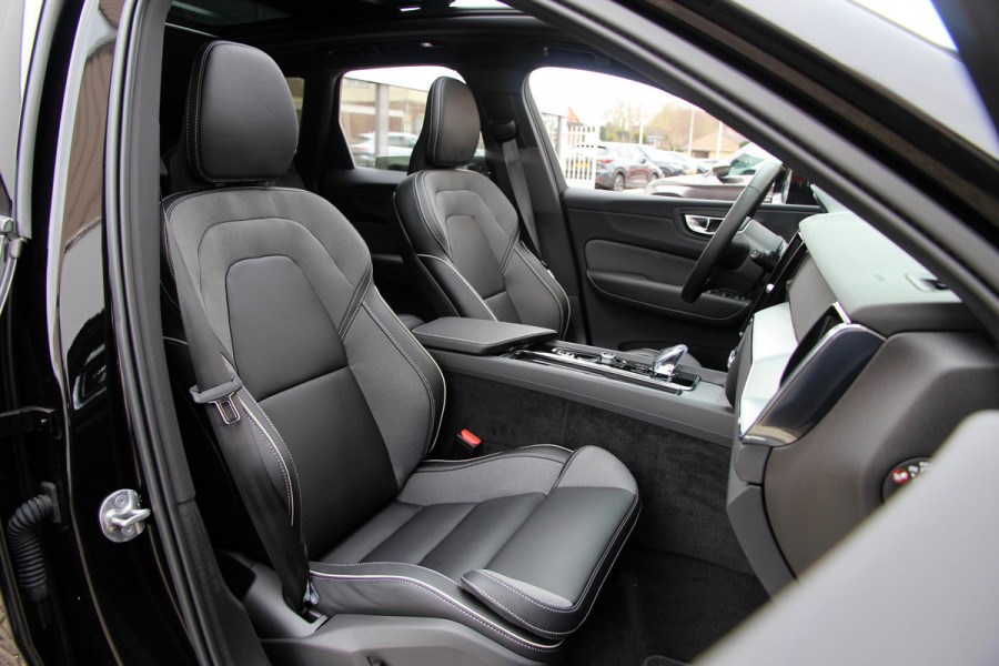 Volvo XC60 2.0 T6 Plug-in hybrid AWD Plus Black Edition R-Design | Nieuw | Pano | Head-up | ACC