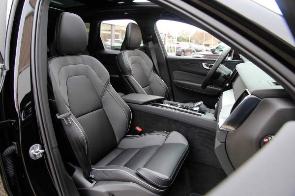 Volvo XC60 2.0 T6 Plug-in hybrid AWD Plus Black Edition R-Design | Nieuw | Pano | Head-up | ACC