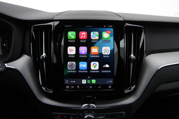 Volvo XC60 2.0 T6 Plug-in hybrid AWD Plus Black Edition R-Design | Nieuw | Pano | Head-up | ACC