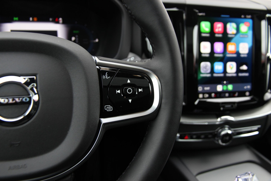 Volvo XC60 2.0 T6 Plug-in hybrid AWD Plus Black Edition R-Design | Nieuw | Pano | Head-up | ACC
