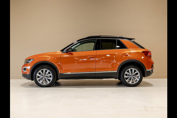 Volkswagen T-Roc 1.5 TSI Style Business / 150pk / Panorama dak / Leder / Stoelverwarming / Keyless / Dodehoek herkenning /