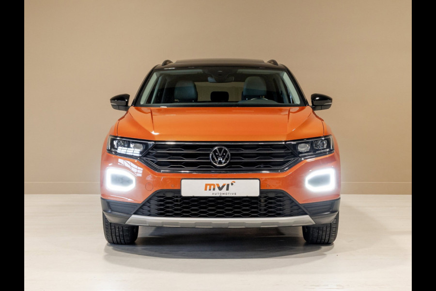 Volkswagen T-Roc 1.5 TSI Style Business / 150pk / Panorama dak / Leder / Stoelverwarming / Keyless / Dodehoek herkenning /