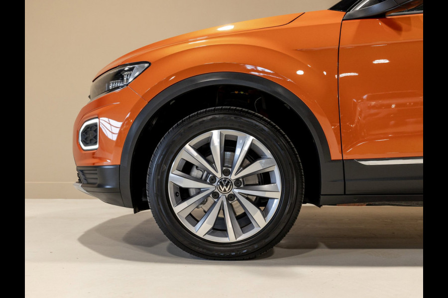 Volkswagen T-Roc 1.5 TSI Style Business / 150pk / Panorama dak / Leder / Stoelverwarming / Keyless / Dodehoek herkenning /