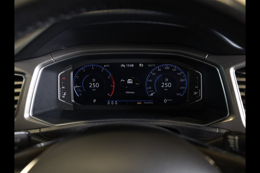 Volkswagen T-Roc 1.5 TSI Style Business / 150pk / Panorama dak / Leder / Stoelverwarming / Keyless / Dodehoek herkenning /