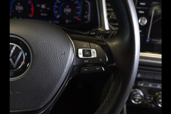 Volkswagen T-Roc 1.5 TSI Style Business / 150pk / Panorama dak / Leder / Stoelverwarming / Keyless / Dodehoek herkenning /
