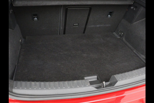 Seat Leon 1.5 eTSI FR Launch Edition | Stoelverwarming | Adaptive cruise | Carplay | Camera | Beats Pack | Sfeerverlichting | Navigatie | Keyless | Stuurverwarming | Navigatie