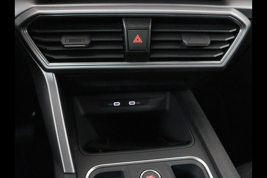 Seat Leon 1.5 eTSI FR Launch Edition | Stoelverwarming | Adaptive cruise | Carplay | Camera | Beats Pack | Sfeerverlichting | Navigatie | Keyless | Stuurverwarming | Navigatie
