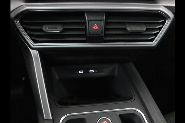 Seat Leon 1.5 eTSI FR Launch Edition | Stoelverwarming | Adaptive cruise | Carplay | Camera | Beats Pack | Sfeerverlichting | Navigatie | Keyless | Stuurverwarming | Navigatie