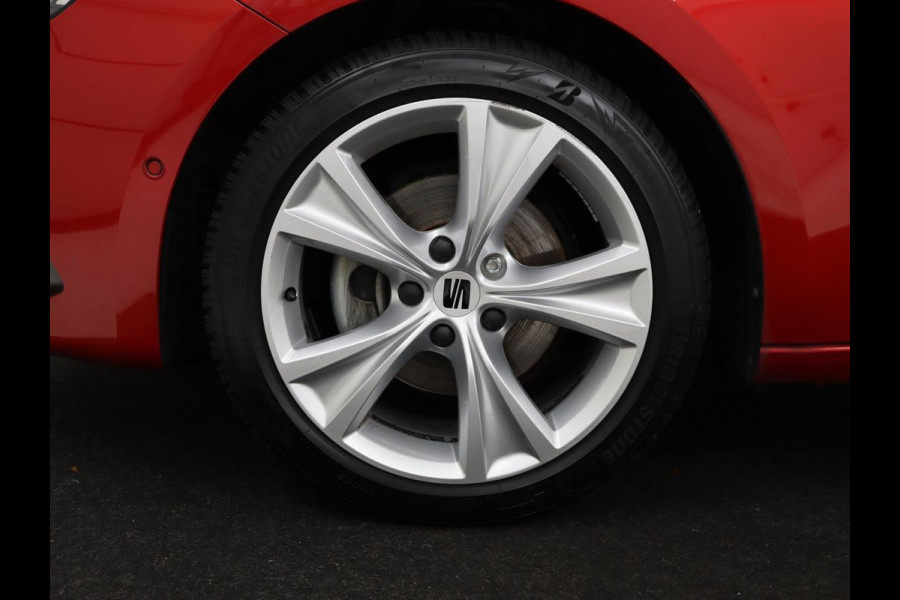 Seat Leon 1.5 eTSI FR Launch Edition | Stoelverwarming | Adaptive cruise | Carplay | Camera | Beats Pack | Sfeerverlichting | Navigatie | Keyless | Stuurverwarming | Navigatie