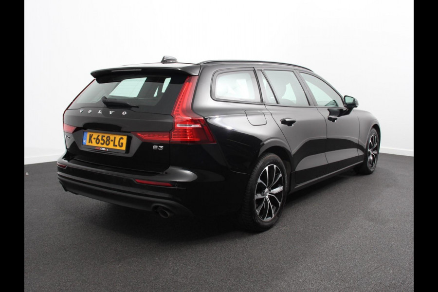 Volvo V60 2.0 B3 Automaat Momentum | Navigatie | Wegklapbare Trekhaak | Climate Control | Blis | Parkeer sensoren | Cruise Control | Lichtmetalen Velgen