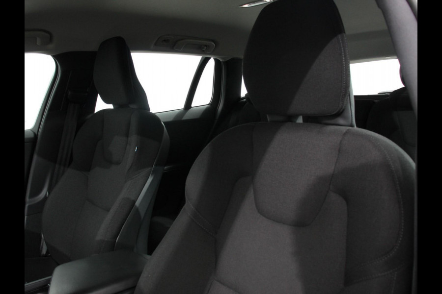 Volvo V60 2.0 B3 Automaat Momentum | Navigatie | Wegklapbare Trekhaak | Climate Control | Blis | Parkeer sensoren | Cruise Control | Lichtmetalen Velgen