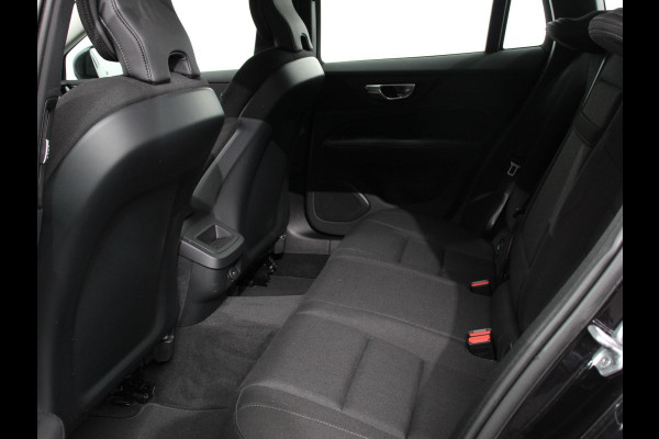 Volvo V60 2.0 B3 Automaat Momentum | Navigatie | Wegklapbare Trekhaak | Climate Control | Blis | Parkeer sensoren | Cruise Control | Lichtmetalen Velgen