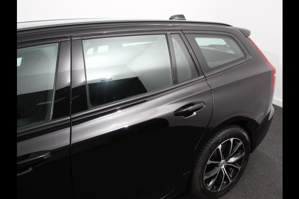Volvo V60 2.0 B3 Automaat Momentum | Navigatie | Wegklapbare Trekhaak | Climate Control | Blis | Parkeer sensoren | Cruise Control | Lichtmetalen Velgen