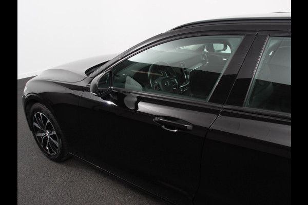 Volvo V60 2.0 B3 Automaat Momentum | Navigatie | Wegklapbare Trekhaak | Climate Control | Blis | Parkeer sensoren | Cruise Control | Lichtmetalen Velgen