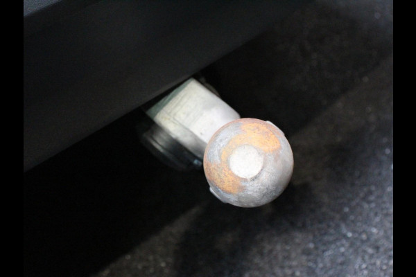 Volvo V60 2.0 B3 Automaat Momentum | Navigatie | Wegklapbare Trekhaak | Climate Control | Blis | Parkeer sensoren | Cruise Control | Lichtmetalen Velgen