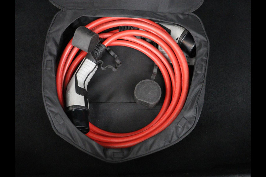 Peugeot e-208 EV Active 50 kWh | SOH 96% | 3 Fase | Navigatie | Climate control | Parkeerhulp | Cruise control | Bluetooth