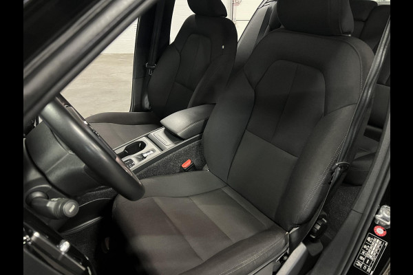 Volvo XC40 1.5 T3 Momentum Trekhaak | Cruise-/climate control | Achteruitrij camera | Carplay | Stoelverwarming
