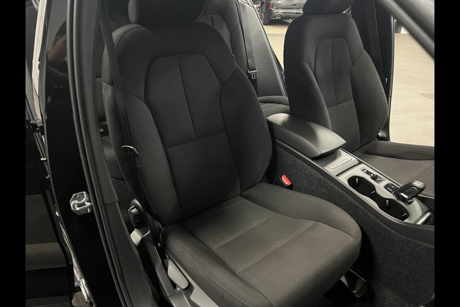 Volvo XC40 1.5 T3 Momentum Trekhaak | Cruise-/climate control | Achteruitrij camera | Carplay | Stoelverwarming