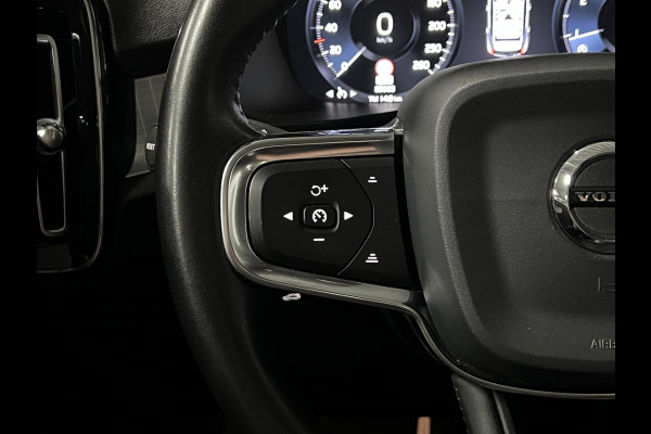 Volvo XC40 1.5 T3 Momentum Trekhaak | Cruise-/climate control | Achteruitrij camera | Carplay | Stoelverwarming