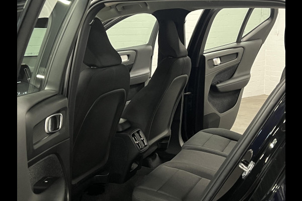 Volvo XC40 1.5 T3 Momentum Trekhaak | Cruise-/climate control | Achteruitrij camera | Carplay | Stoelverwarming