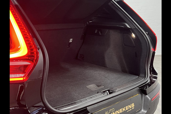 Volvo XC40 1.5 T3 Momentum Trekhaak | Cruise-/climate control | Achteruitrij camera | Carplay | Stoelverwarming