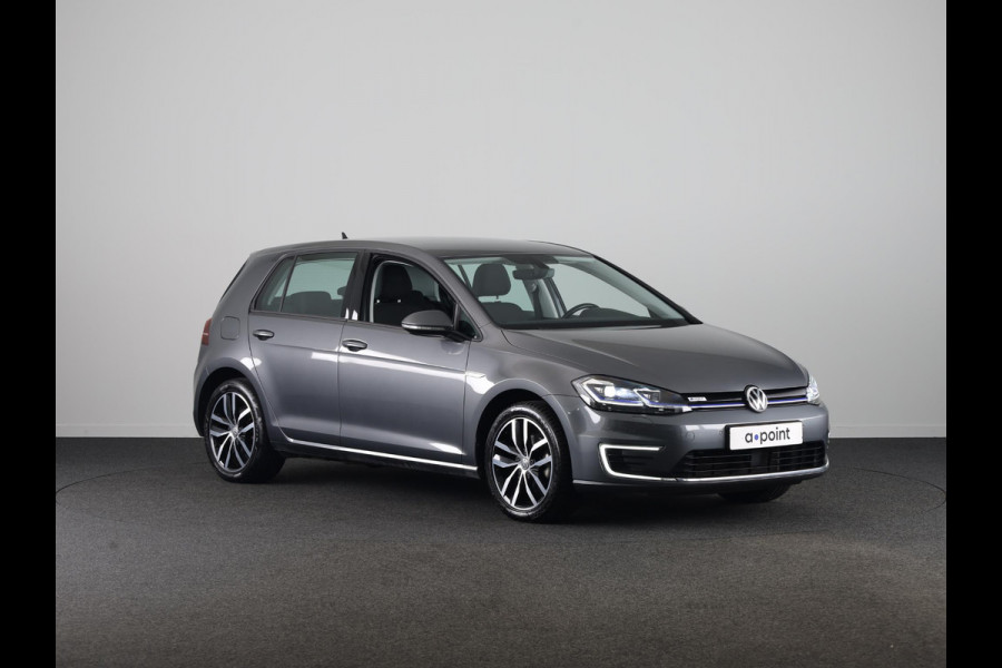 Volkswagen e-Golf E-DITION 136 pk | Navigatie | Warmtepomp | Parkeersensoren | Adaptieve cruise control | Keyless | Stoelverwarming |