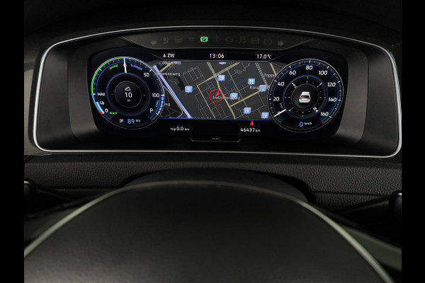 Volkswagen e-Golf E-DITION 136 pk | Navigatie | Warmtepomp | Parkeersensoren | Adaptieve cruise control | Keyless | Stoelverwarming |
