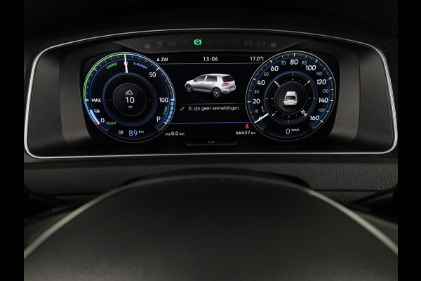 Volkswagen e-Golf E-DITION 136 pk | Navigatie | Warmtepomp | Parkeersensoren | Adaptieve cruise control | Keyless | Stoelverwarming |