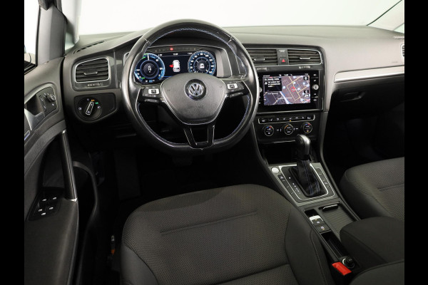 Volkswagen e-Golf E-DITION 136 pk | Navigatie | Warmtepomp | Parkeersensoren | Adaptieve cruise control | Keyless | Stoelverwarming |