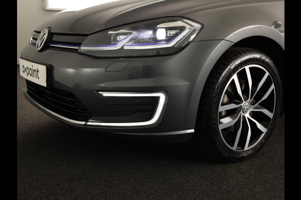 Volkswagen e-Golf E-DITION 136 pk | Navigatie | Warmtepomp | Parkeersensoren | Adaptieve cruise control | Keyless | Stoelverwarming |