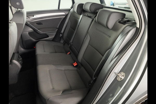 Volkswagen e-Golf E-DITION 136 pk | Navigatie | Warmtepomp | Parkeersensoren | Adaptieve cruise control | Keyless | Stoelverwarming |