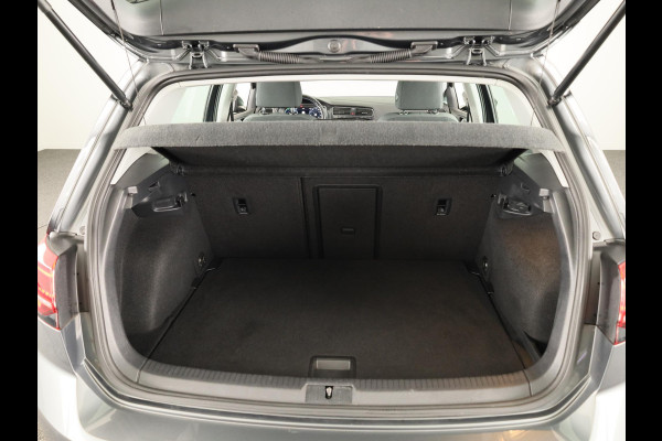 Volkswagen e-Golf E-DITION 136 pk | Navigatie | Warmtepomp | Parkeersensoren | Adaptieve cruise control | Keyless | Stoelverwarming |