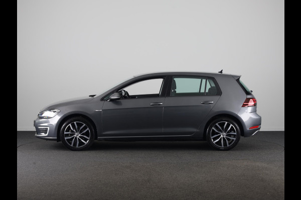 Volkswagen e-Golf E-DITION 136 pk | Navigatie | Warmtepomp | Parkeersensoren | Adaptieve cruise control | Keyless | Stoelverwarming |