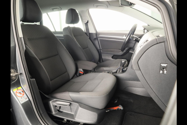 Volkswagen e-Golf E-DITION 136 pk | Navigatie | Warmtepomp | Parkeersensoren | Adaptieve cruise control | Keyless | Stoelverwarming |