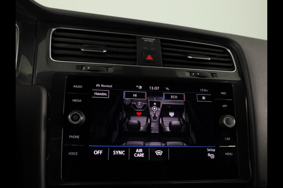 Volkswagen e-Golf E-DITION 136 pk | Navigatie | Warmtepomp | Parkeersensoren | Adaptieve cruise control | Keyless | Stoelverwarming |