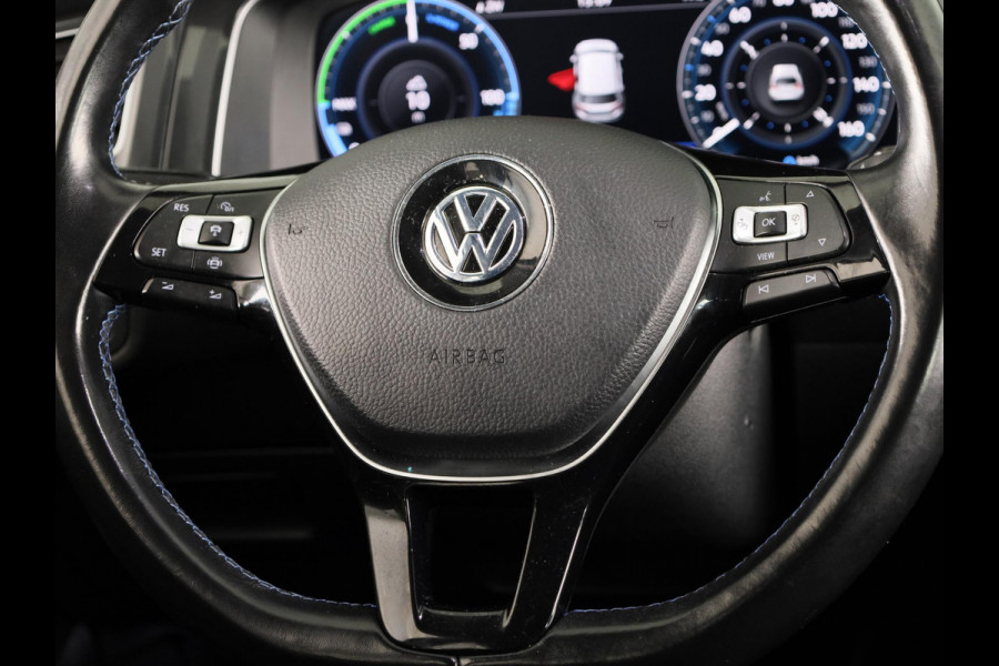 Volkswagen e-Golf E-DITION 136 pk | Navigatie | Warmtepomp | Parkeersensoren | Adaptieve cruise control | Keyless | Stoelverwarming |