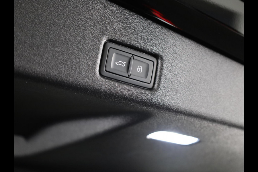 Audi Q5 Sportback S edition e-hybrid 299 pk | Techniekpakket plus | Glazen panoramadak | Lederen bekleding | Geheugen stoelen |
